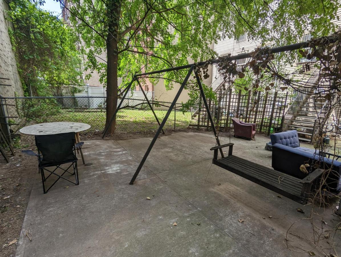 Central & Affordable Williamsburg Small Room Nueva York Exterior foto