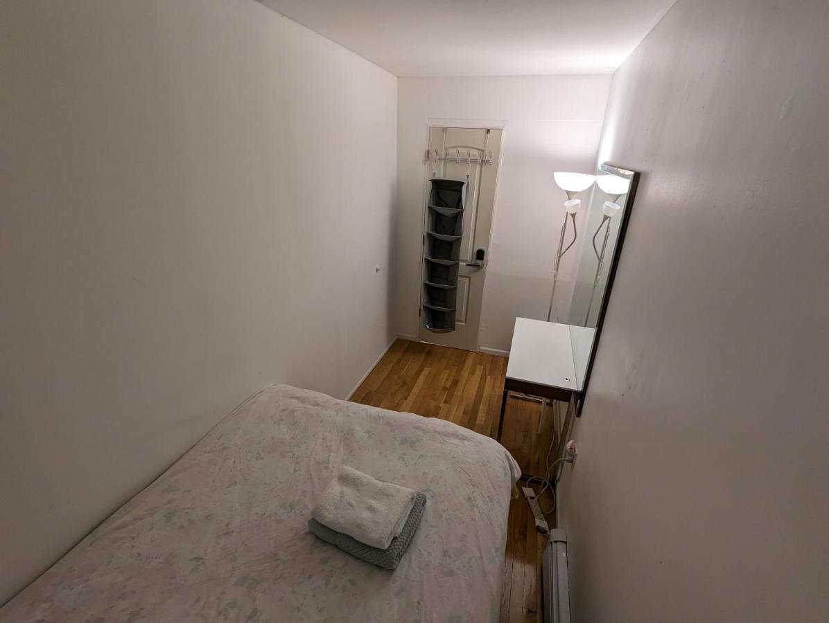 Central & Affordable Williamsburg Small Room Nueva York Exterior foto