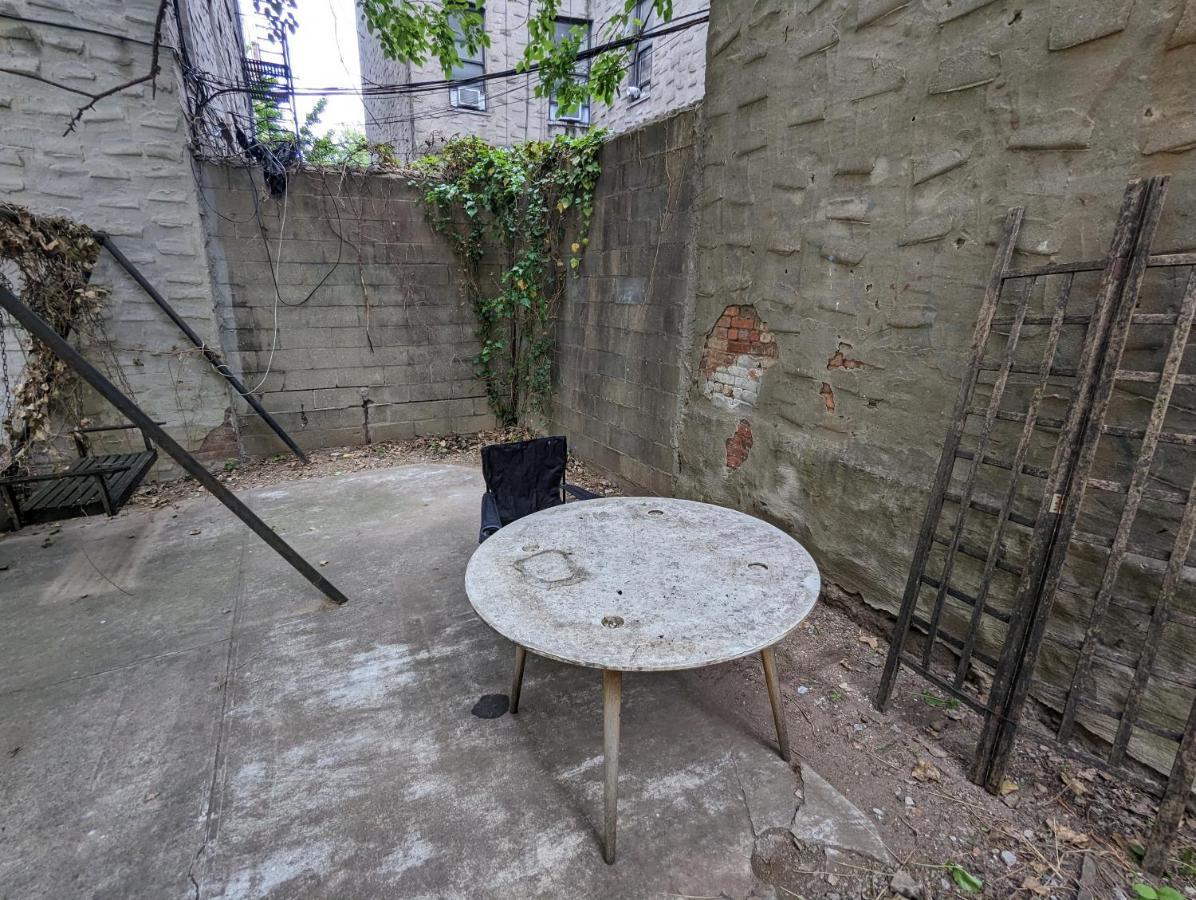 Central & Affordable Williamsburg Small Room Nueva York Exterior foto